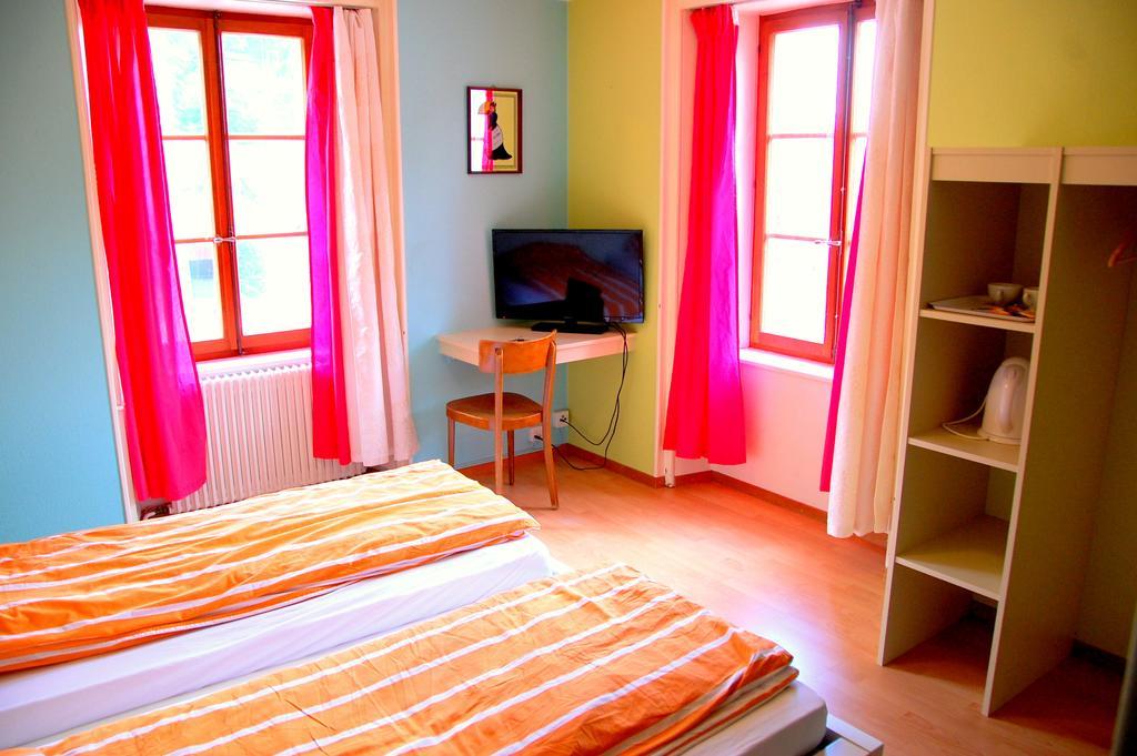 Hotel De L'Ours Vuiteboeuf Luaran gambar